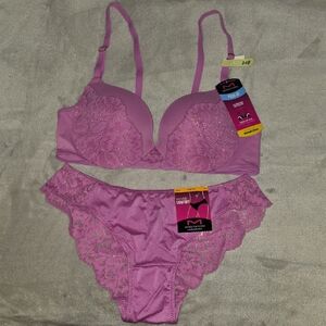 Maidenform Lavender Lace Bra and Panty Set